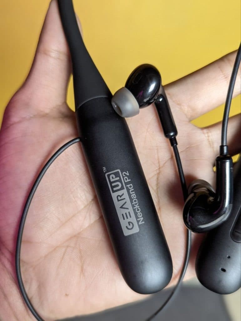 GearUP Neckband P2 – Black angle 2