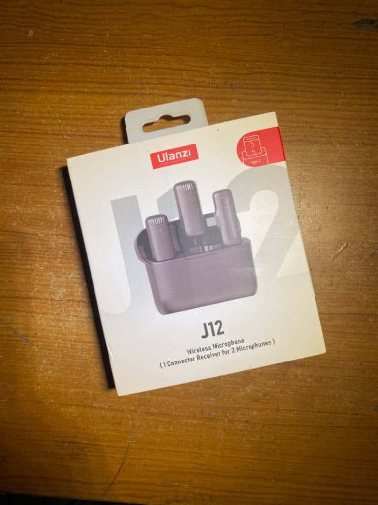 Ulanzi J12 Dual Wireless Microphone for Android With Charging Case For Type-C angle 2